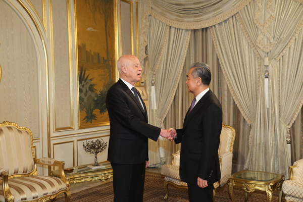 Tunisian President Kais Saied Meets with Wang Yi(图1)